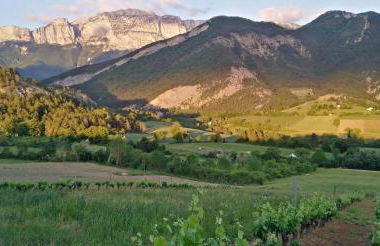 LE SECOND SOUFFLE Maison proche centre ville de Die tout peut se faire à pied gare SNCF marché U express rivière - Foto 32
