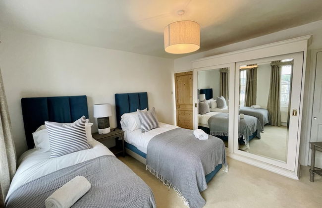 Dolls House - Luxury Townhouse - From 400 Per Night - Photo 43