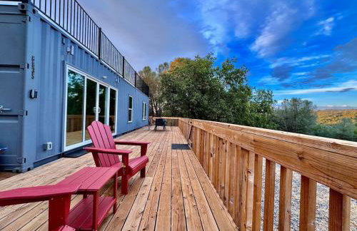 Unique Container, Home 20 Acres, Modern Stay - Photo 32