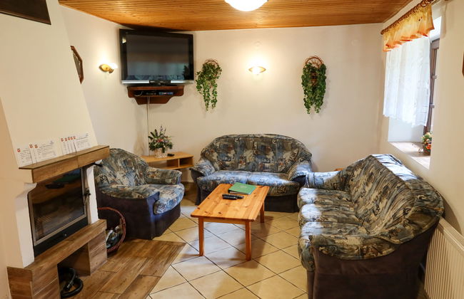 8 bedroom House in Harrachov with garden - Photo 3