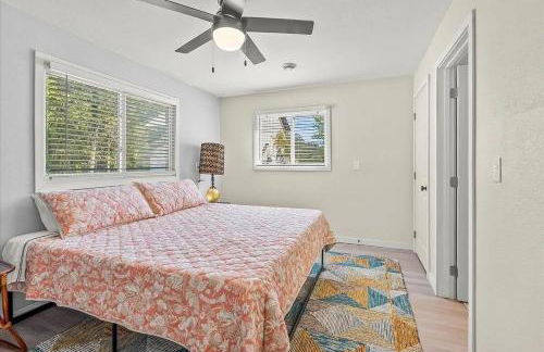 Riverside Retreat - Renovated Home on 15 Acres! - Foto 20