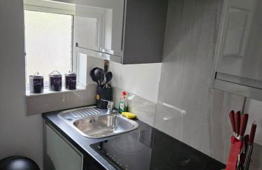 Cozy Ground-Floor Studio, Excellent City Access - Photo 42