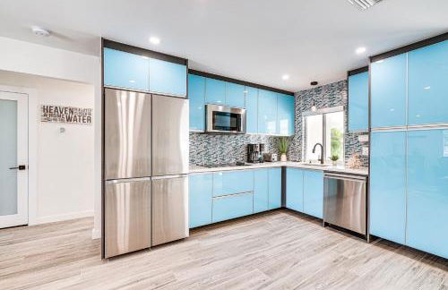 Updated St James City Home on Canal with Pool and Dock - Foto 9