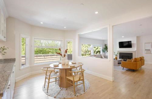 Cascadia Family Mansion, Hot Tub, Game Room, Gym! - Foto 39