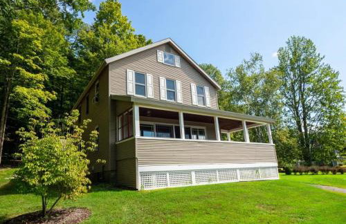 Berkshire Vacation Rentals: Centrally Located Historical Home - Foto 37