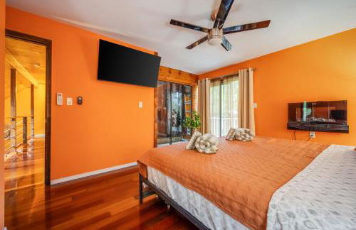 Stunning! Pocono Escape! HotTub Sauna Pool Ski Pet-Friendly Firepit Game Room Fireplace BBQ Lakes Tennis Fishing - Foto 29