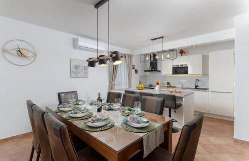 Modern Villa San Martino Heated Pool, Jacuzzi & Privacy - Foto 6