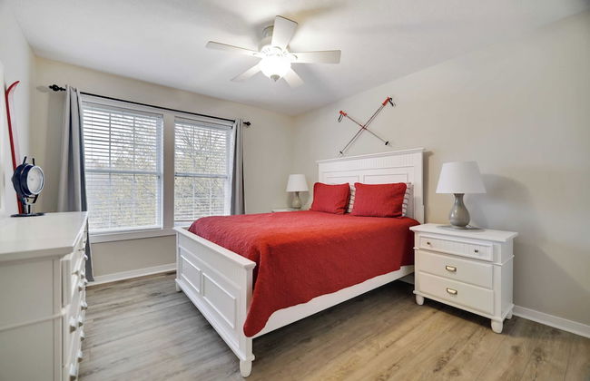 The Nest at Pinecrest by Avantstay Spacious Deck, Game Room, Fire Pit - Foto 37