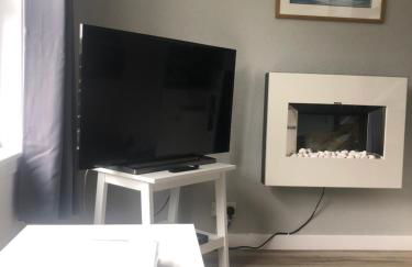 Cosy cottage with sea views close to local shops. - Photo 2