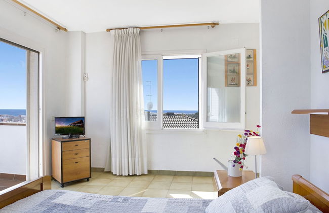 Spacious Holiday Villa With Private Swimming Pool and Various Terraces in Blanes - Photo 9