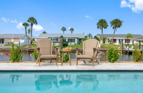 Brand New Saltwater Pool! - Waterfront Canal - Luxury Home - Foto 55