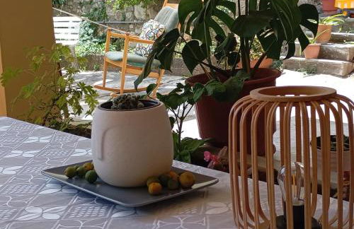 Peculiar Garden Apartment - Photo 14