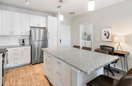 Landing Incredible 2BD Pool Clubhouse - Foto 49