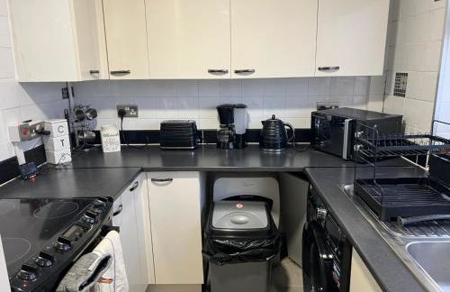 Beautiful 2-bedroom in Grays close to Lakeside - Foto 27
