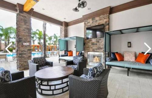 Marvelous Villa, South facing pool and hot tub, themed bedrooms near Disney - Foto 16