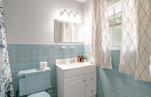 Private Pool & Yard Mins to Dining & University - Foto 31