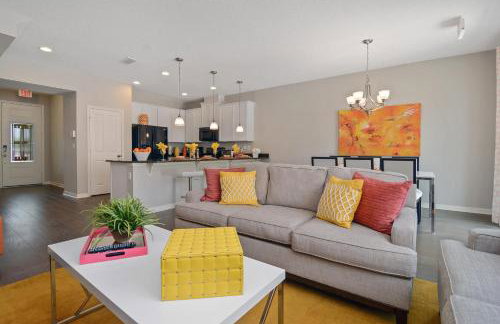 Stunning 4Bd Sleeps9 w Jacuzzi Close to Disney Compass Bay 5113 - Foto 5