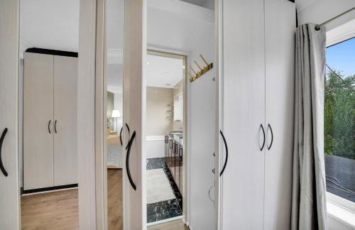 Lux 5 Bed sleeps 11, 10 mins from Wembley Stadium, Jacuzzi and Steam Shower - Photo 40