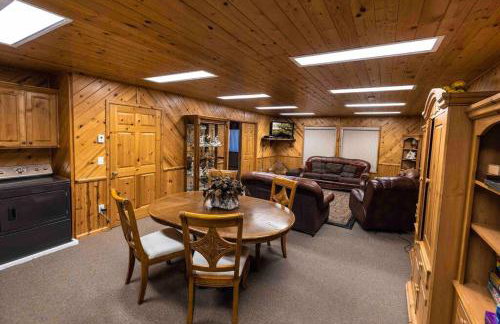 Enjoy The Outback+ Indoor Hot tub+Games+Puzzles+Tennis Court - Foto 4