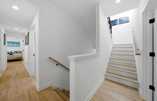 4BR Urban Oasis with Rooftop and Jacuzzi - Foto 30