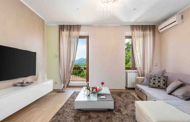 Modern Comfort With Shared Pool & Lush Green Surroundings in Kastav - Foto 22