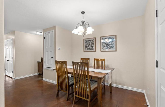 Spacious 3BR Home in Amazing Location - Photo 41