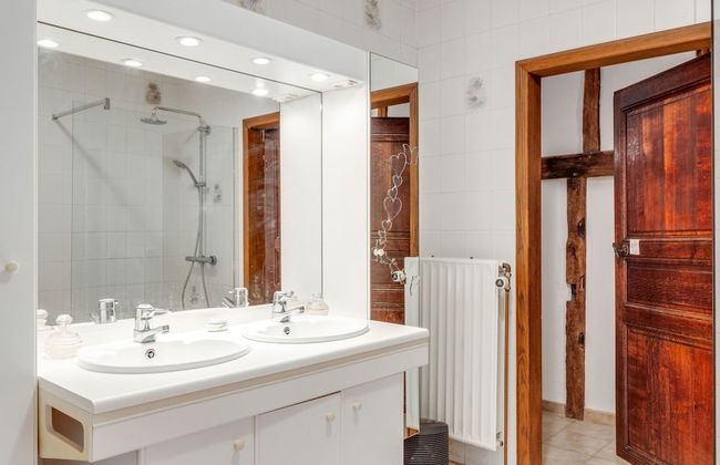 Enticing Holiday Home in Viroinval near Forest - Foto 21