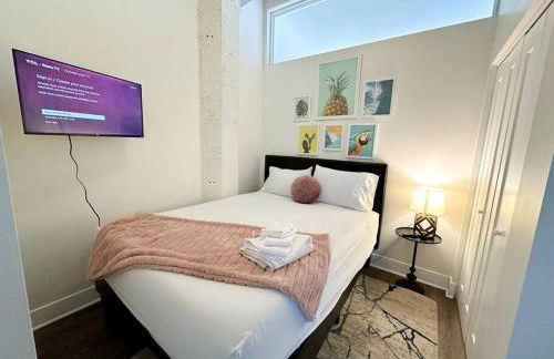 Group-Friendly 2BR with Optional Parking and Gym Access Near McCormick Place and Soldier Field - Foto 4