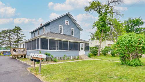 Snowmobile Trail On-Site Lakefront Mound Apt! - Foto 2