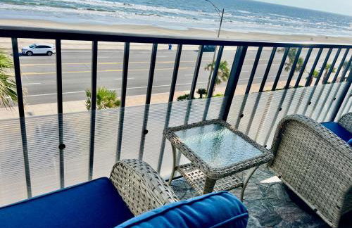 Amazing and Spectacular ocean and beach views in Galveston - Photo 4