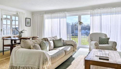 Hidden Haven Cottage with Free Parking - Foto 1