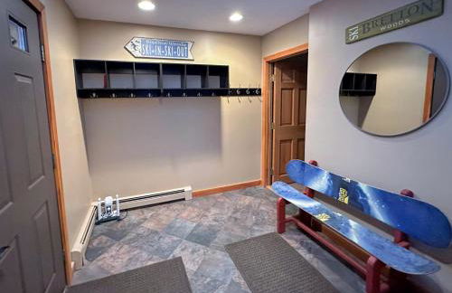 FC17 Stylishly renovated Forest Cottage walk to ski trails wifi cable ping pong AC - Foto 20