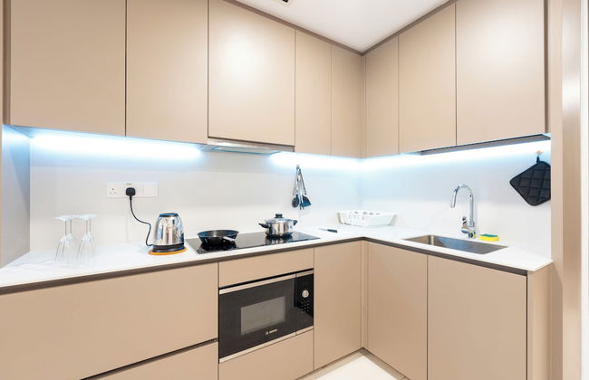 Moonway Luxury Suites At Eaton Residence - Photo 62