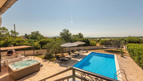 New! Holiday Home Tina with pool - Foto 2