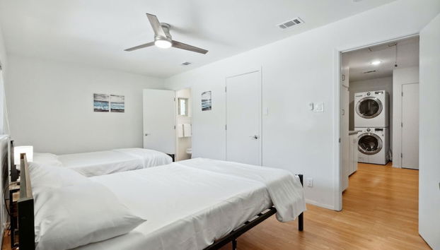 Quiet 4 Bedroom Home Located off Sola - Foto 3, Habitación