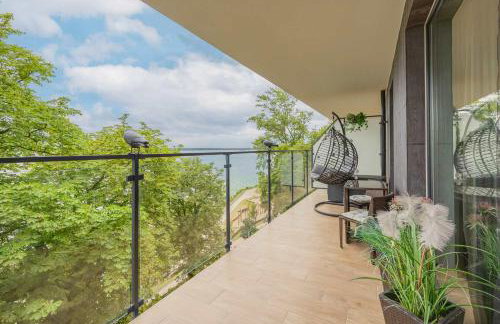 Stylish Apartment by the Lake with Balcony in Zegrze by Noclegi Renters - Foto 24