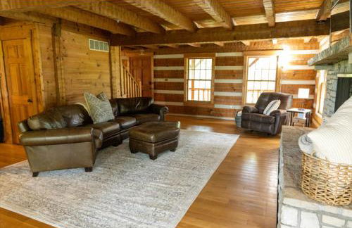 Serene Bourbon Cabin - Foto 21