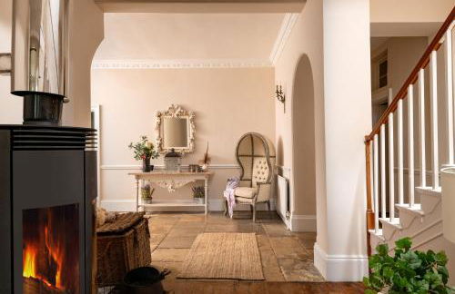 Downwood Vineyard Manor House in Idyllic Countryside - Photo 21