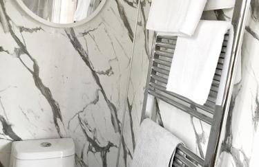 Beautiful Shepherd's Hut - Lois Weedon - Photo 10