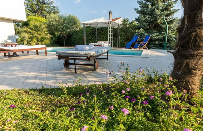 Pool Villa in Sibenik Near Lake - Photo 38