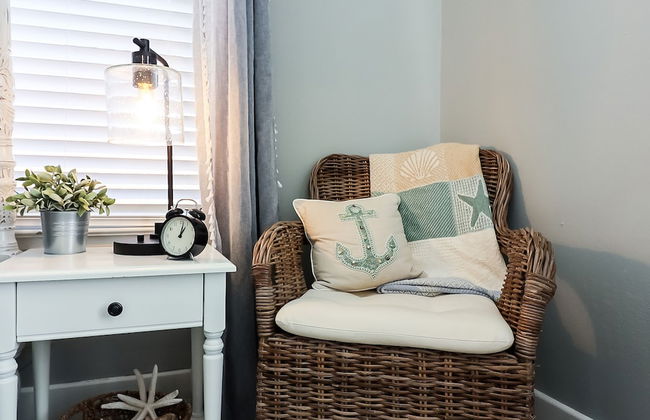 Vibrant Bungalow 2 Minutes to the Beach - Foto 16