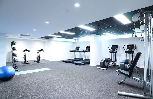 Stylist 2 Bedrooms Apartment With Pool/gym/parking - Foto 16