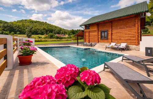 Log Cabin Valley - Private Villa with Pool - Foto 2