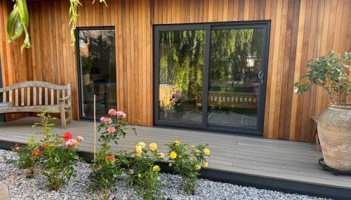 Gorgeous studio! - Photo 2