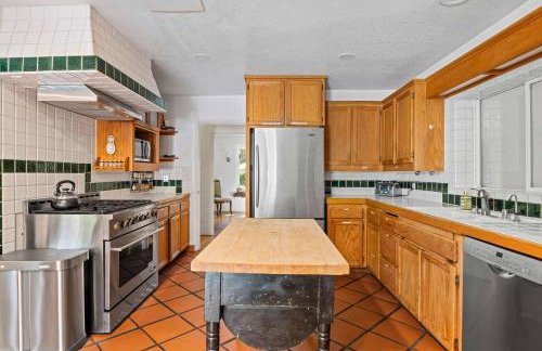 Lovely Tudor Home With Pool & Spa Near Russian River - Foto 11