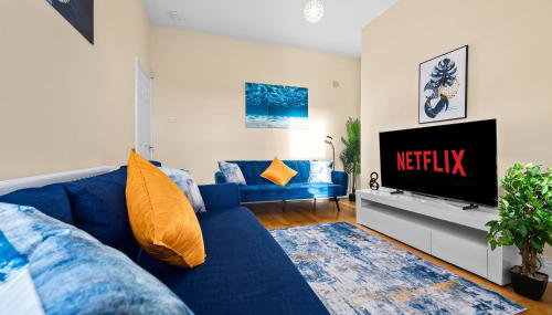 3 Bedrooms Elegant Homely House, Sleeps 6 Comfortably with 4 Double Beds, Newcastle, Free Street Parking, Business Travellers, Contractors, & Holiday Goers, Near all Major Transport Links in Newcastle & City Centre - Foto 1