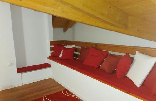 Incantevole appartamento con piscina e vista monti - Foto 18