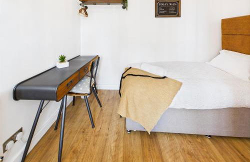 Luxury Beach Stay with Hot Tub - Foto 33