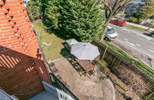 Capitol Hill Stay Like No Other - Photo 19