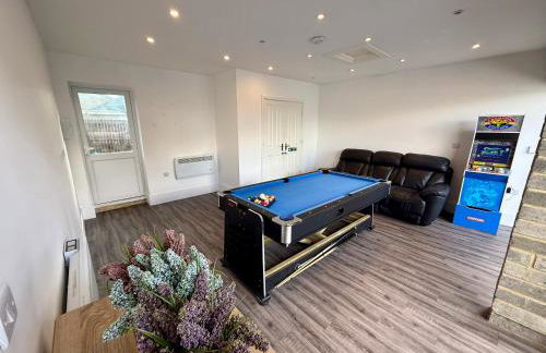 Elysian Escape, modern 5 bedroom house - Photo 3